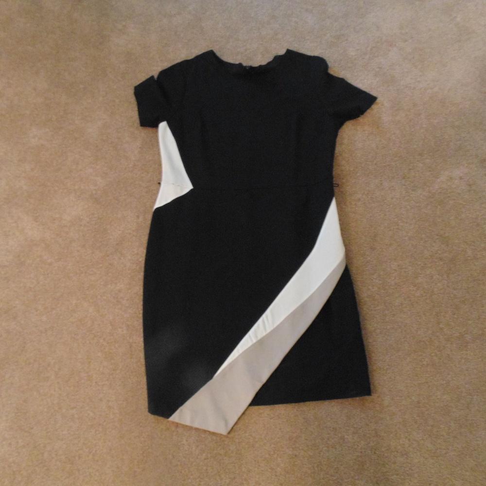 Dress - Picture 2 of 3